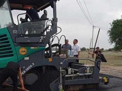 В райцентре Калмыкии на одной из улиц отремонтировали дорогу