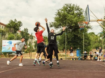 В День молодежи в Элисте прошел спортивный праздник