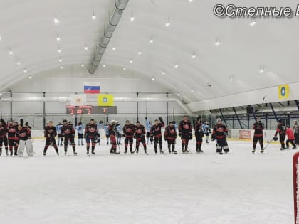 Матчи между калмыцкими и астраханскими хоккеистами стали доброй традицией