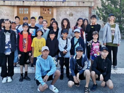 Элистинские школьники отправились на отдых в лагерь "Березка"