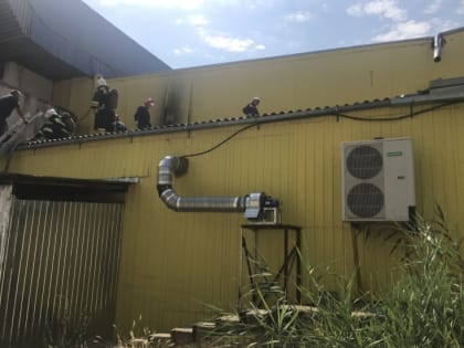 В столице Калмыкии произошел пожар в торговом центре