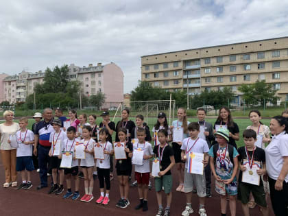 Юные легкоатлеты Калмыкии отметили праздник соревнованием