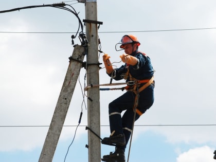 «Калмэнерго» отремонтирует 8 км ЛЭП в Лаганском районе