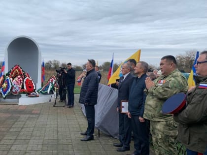 В Ростовской области отремонтировали памятник казакам-калмыкам, погибшим в годы Великой Отечественной войны