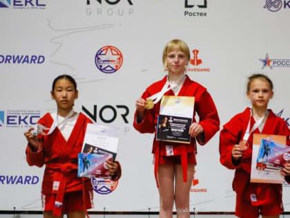 Самбистки из Калмыкии успешно выступили на первенстве России