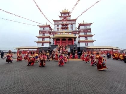 Делегация из Калмыкии приняла участие в открытии монастыря в Кызыле