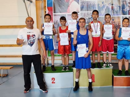 Юные боксёры из Калмыкии завоевали целую россыпь медалей