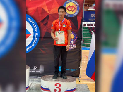 Армрестлер из Калмыкии завоевал бронзу в Открытом кубке Ростовской области