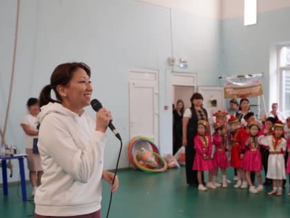 Гиляна Аюшева поздравила дошкольников с Днем защиты детей