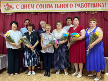 Зулта Цекиров поздравил ветеранов Республиканского комплексного центра социального обслуживания населения