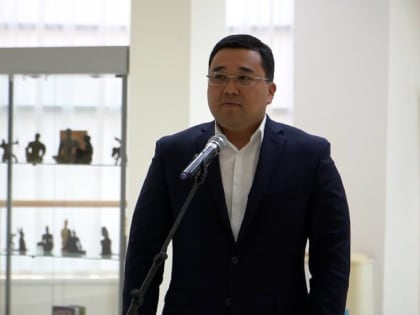 В столице Калмыкии состоялась торжественная церемония открытия выставки знаменитого художника