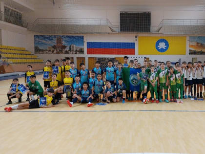 В первенстве Калмыкии по мини-футболу победила команда из Сальска