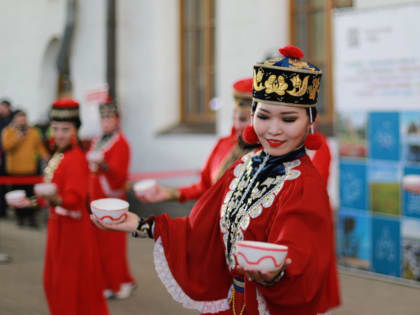 Столица Калмыкии открывает Фестиваль тюльпанов