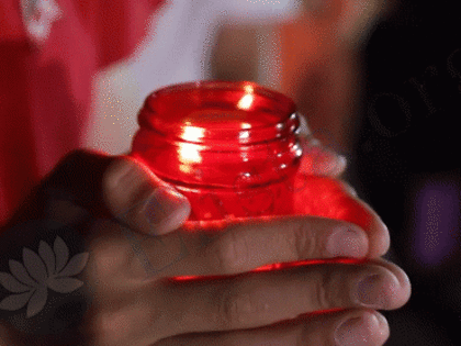 В Калмыкии зажгли тысячи свечей в память о героях ВОВ