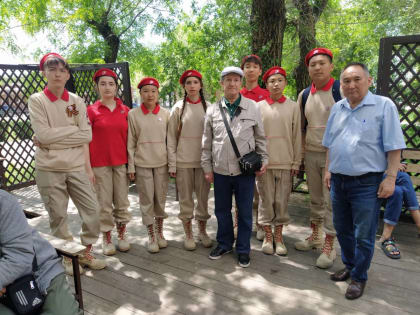 Юнармейцы встретились с солдатом Городовиковского призыва Закурнаевым Владимиром Михайловичем