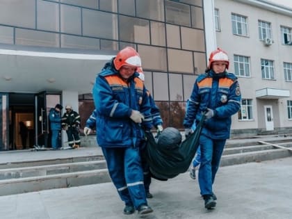 В Элисте огнеборцы провели учения