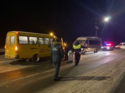 На федеральной трассе в Калмыкии помогли пассажирам транзитного автобуса