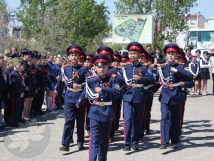 В Калмыкии юных казаков обучат верховой езде на верблюдах и стрельбе из лука