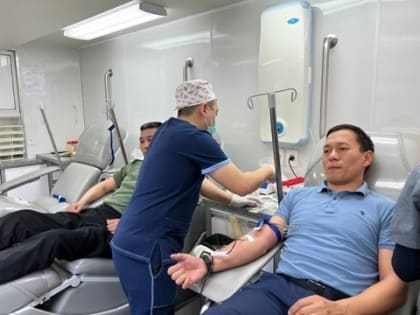 Мобильная станция переливания крови посетила Октябрьский район
