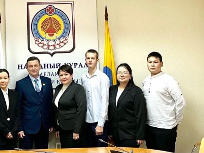 Парламент Калмыкии посетили члены детского общественного совета