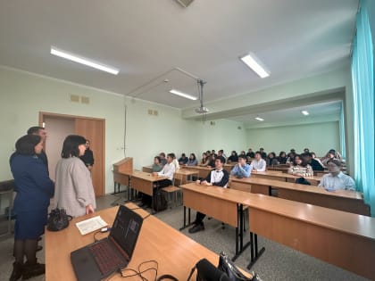 В День Конституции Российской Федерации на факультете управления и права прошел заключительный этап Республиканской олимпиады на знание Конституции среди школьников Республики Калм