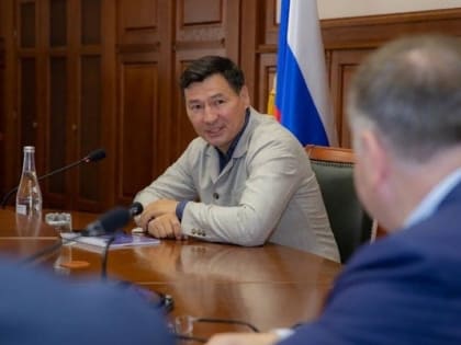 Глава Калмыкии встретился с делегацией Акционерной финансовой корпорации «Система»