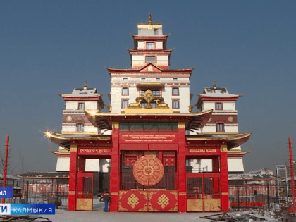 Делегация из Калмыкии во главе с Верховным Ламой Тендзин Чойдак отправилась в Кызыл