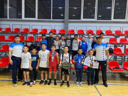 Юные борцы из Калмыкии завоевали медали во Владикавказе