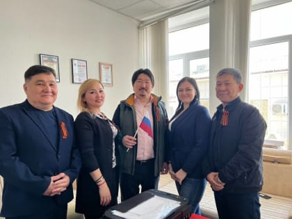 Бадма Башанкаев встретился с активистами благотворительного фонда "За наших 08"