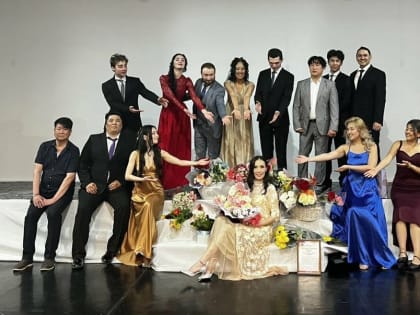 В театре кукол Калмыкии провели бенефис-шоу Ирины Шамолдаевой