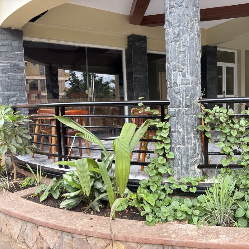 Enclave City Hotel exterior