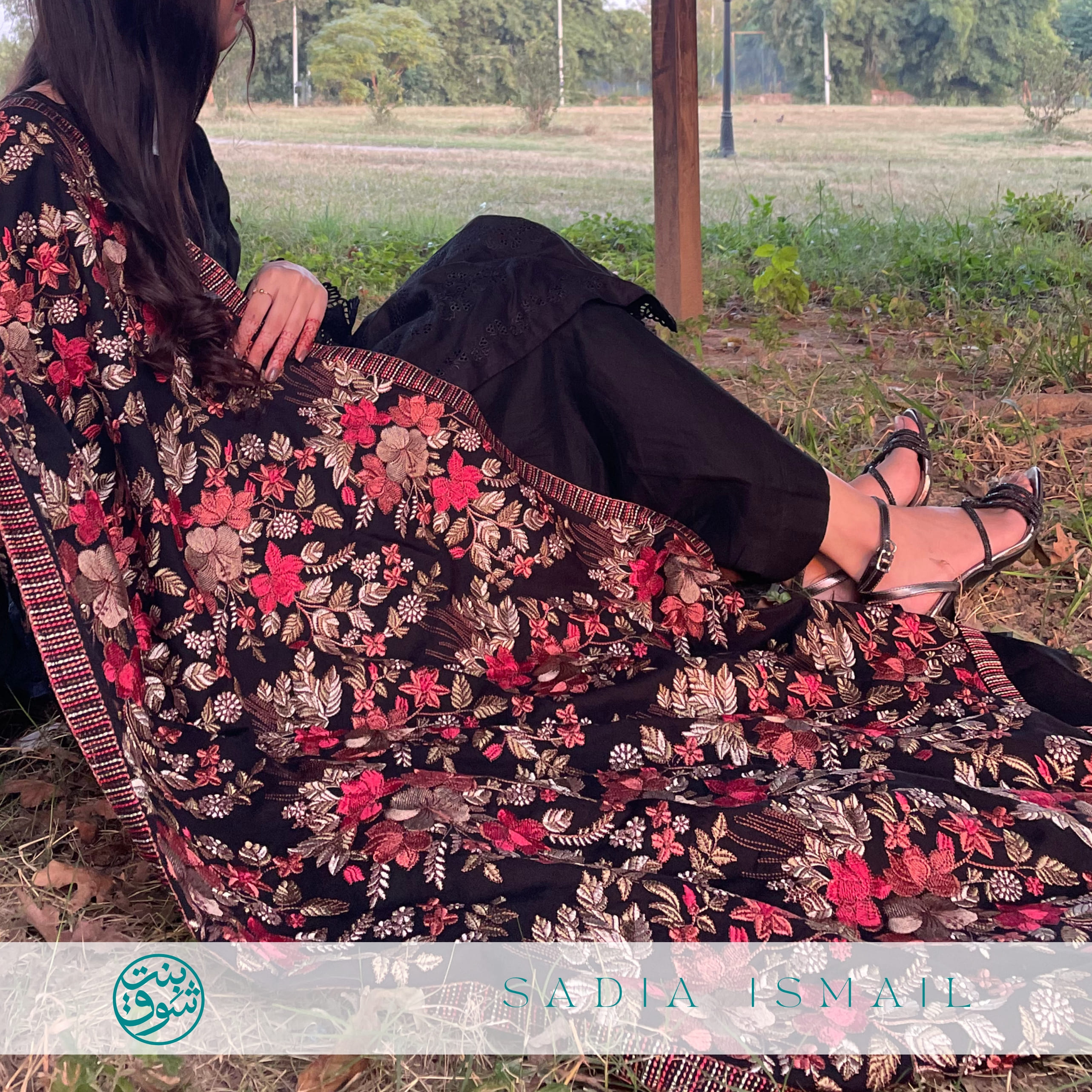 Noir Flora - Shawl + Suit