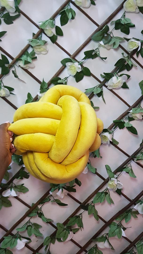 Knotted in Knot Pillow