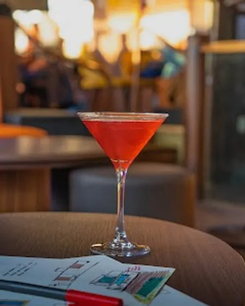 Image of Bayside Lounge — English Bay