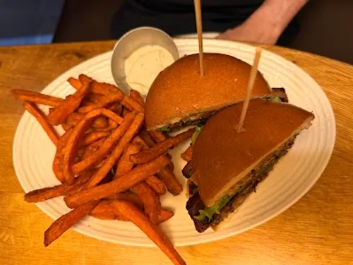 Image of Earls Kitchen + Bar