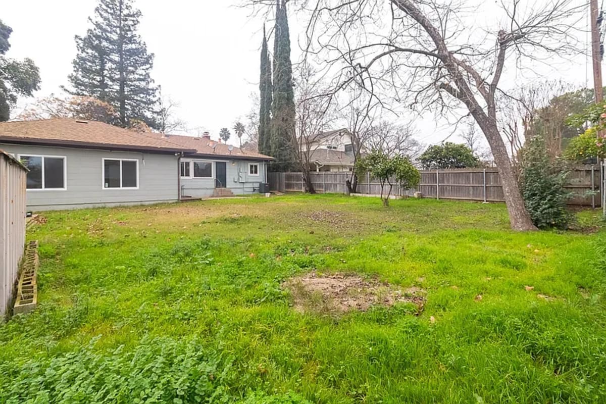 2560 Wright St - photo 1