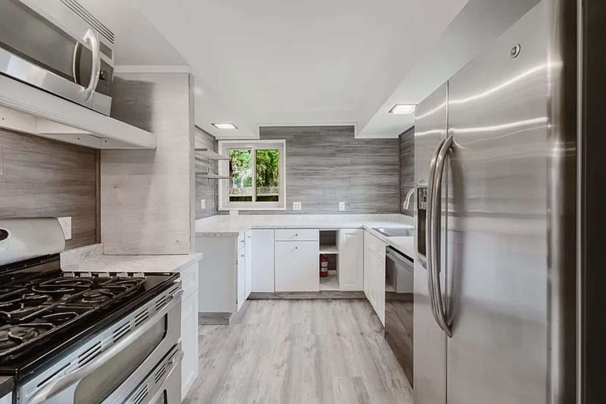 2560 Wright St - photo 2