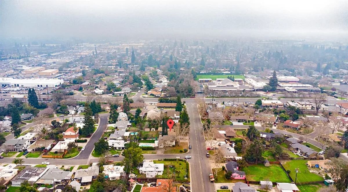 2560 Wright St - photo 3