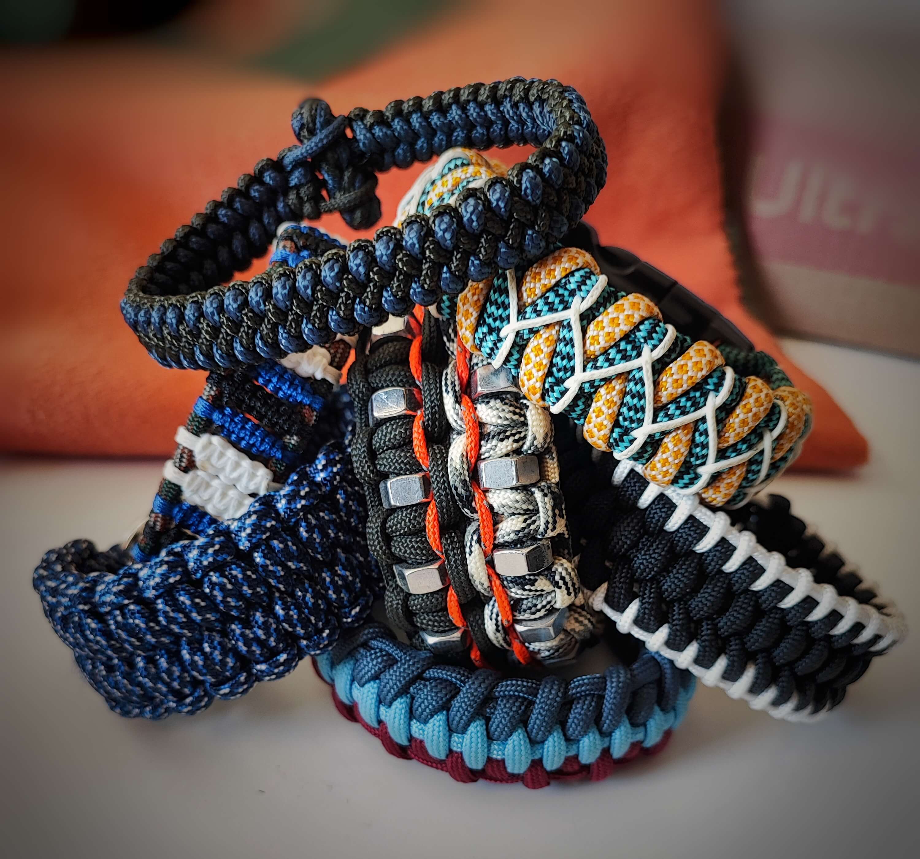 Exploring Paracord Bracelets: From Basics to Advanced Designs