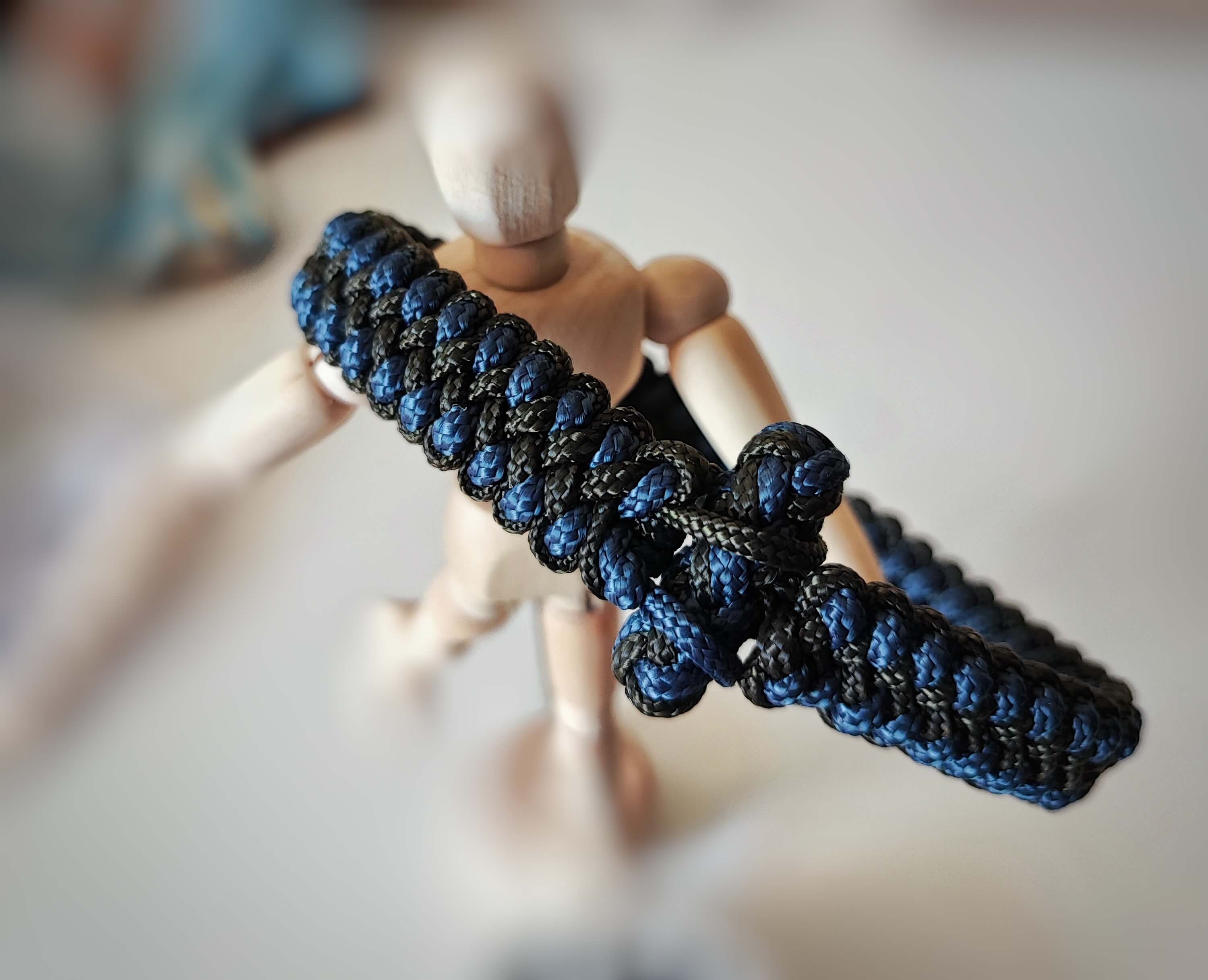 Dragon Claw paracord bracelet