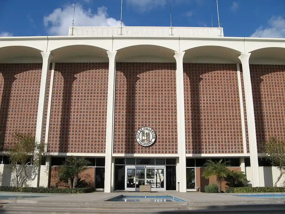 Movers in Fullerton, CA