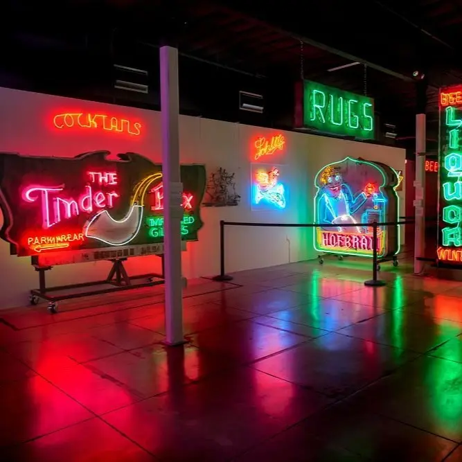Museum of Neon Art SVL