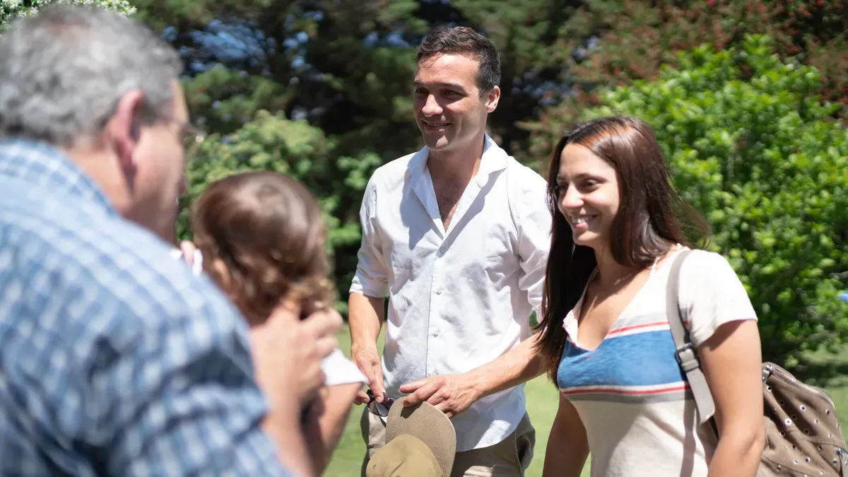 Building Community Resilience: The Importance of Getting Acquainted with Neighbors for Stronger Relationships and Support Networks SVL