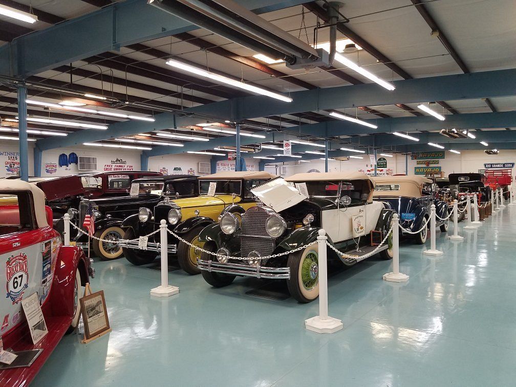 J&R Vintage Auto Museum SVL