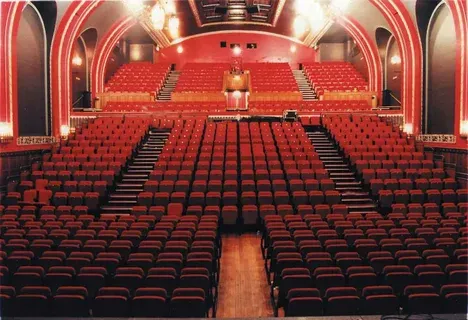 Watch Broadway Quality Theater at Guthrie Theater