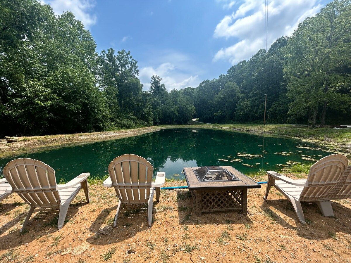 Scenic Lakeside Getaway SVL