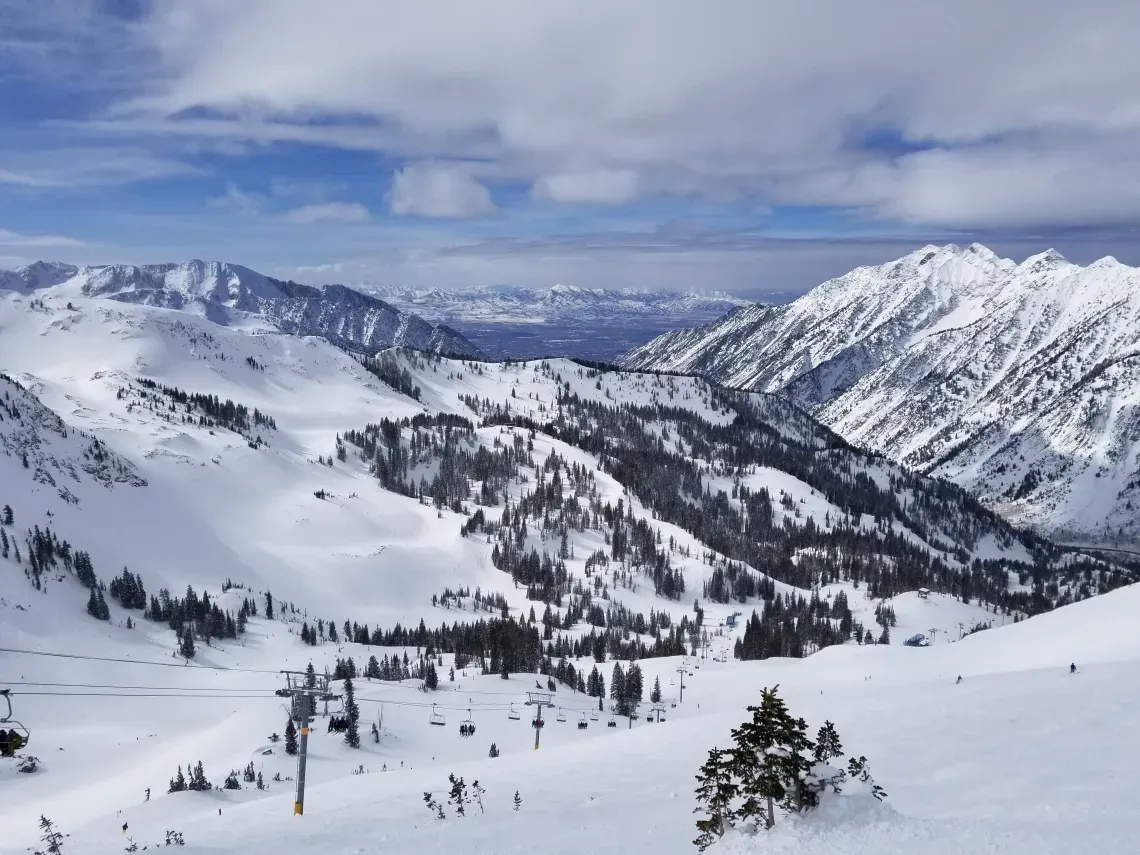 Mountain Ski Resort Escape SVL