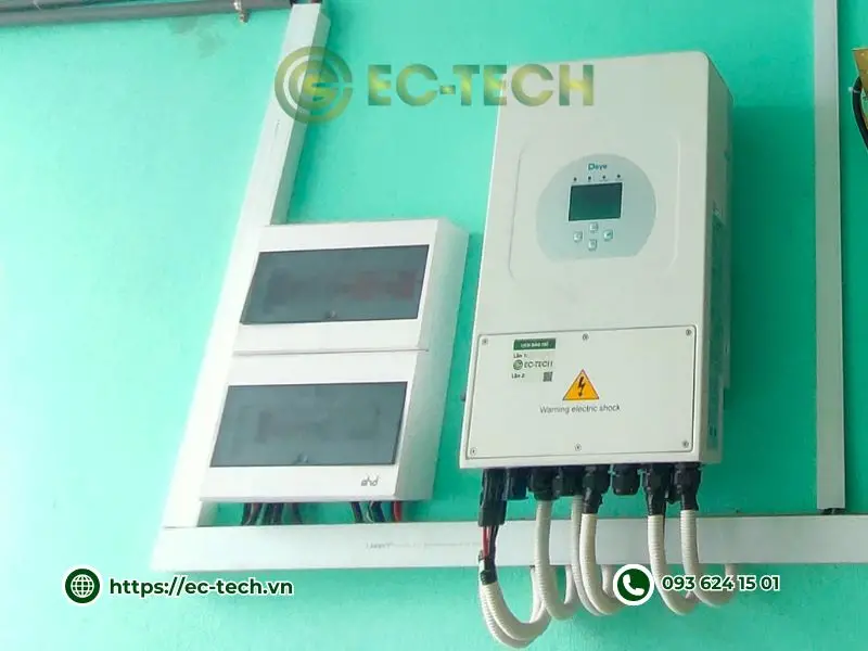 Bộ điều khiển điện năng lượng mặt trời giúp kiểm soát khả năng làm việc và lượng điện nạp  sả.