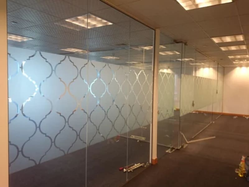 Interior wrapping professionale per uffici e negozi a Roma provincia