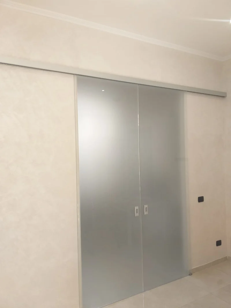 Porte vetro trascinamento Roma - Pannelli multipli coordinati